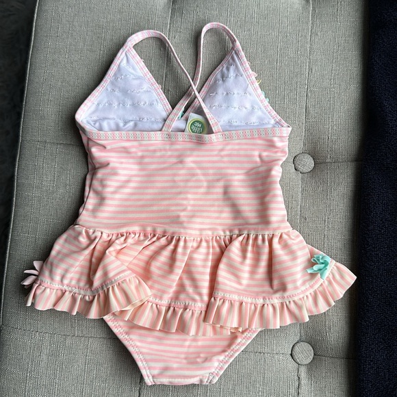 Little Me
Baby Girls 3D Multicolored Floral Swimsuit - 6-9 months - Picture 2 of 4